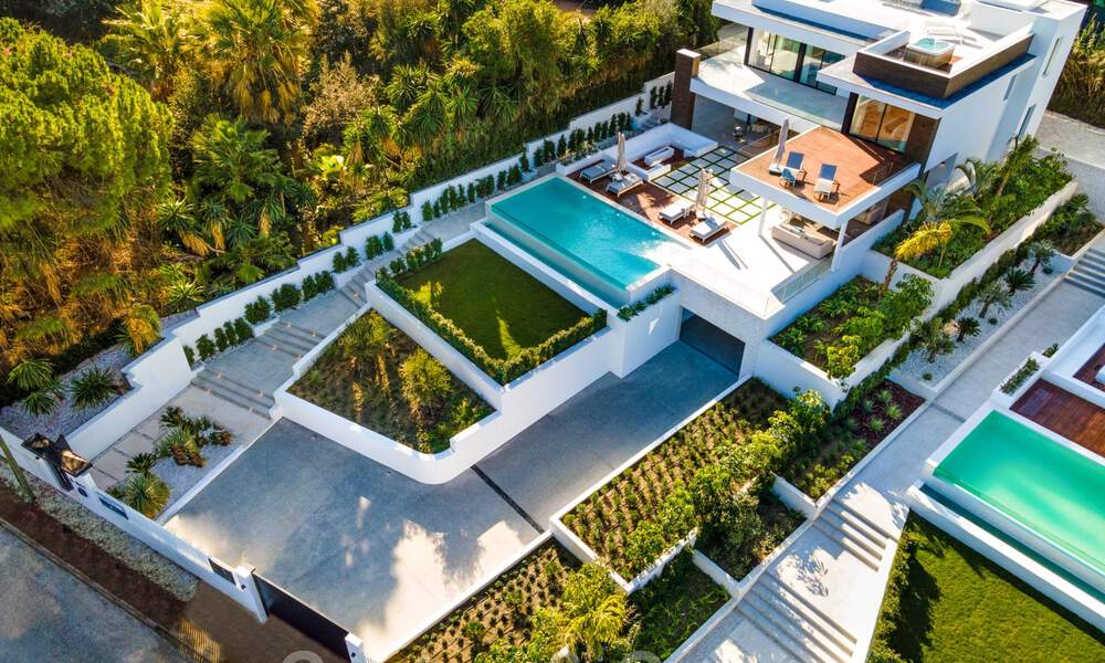 Designer villa in the highly desirable residential area of Las Brisas in Nueva Andalucia with stunning views of the La Concha mountain in Marbella 34780