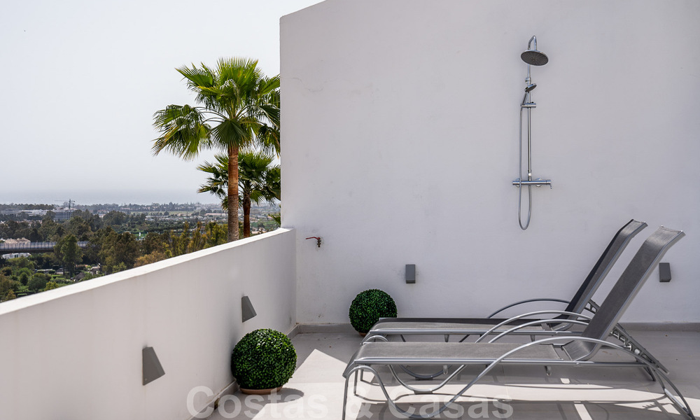 Tastefully renovated apartment for sale with spacious terrace, sea and mountain views in La Quinta golf resort, Benahavis - Marbella 34819