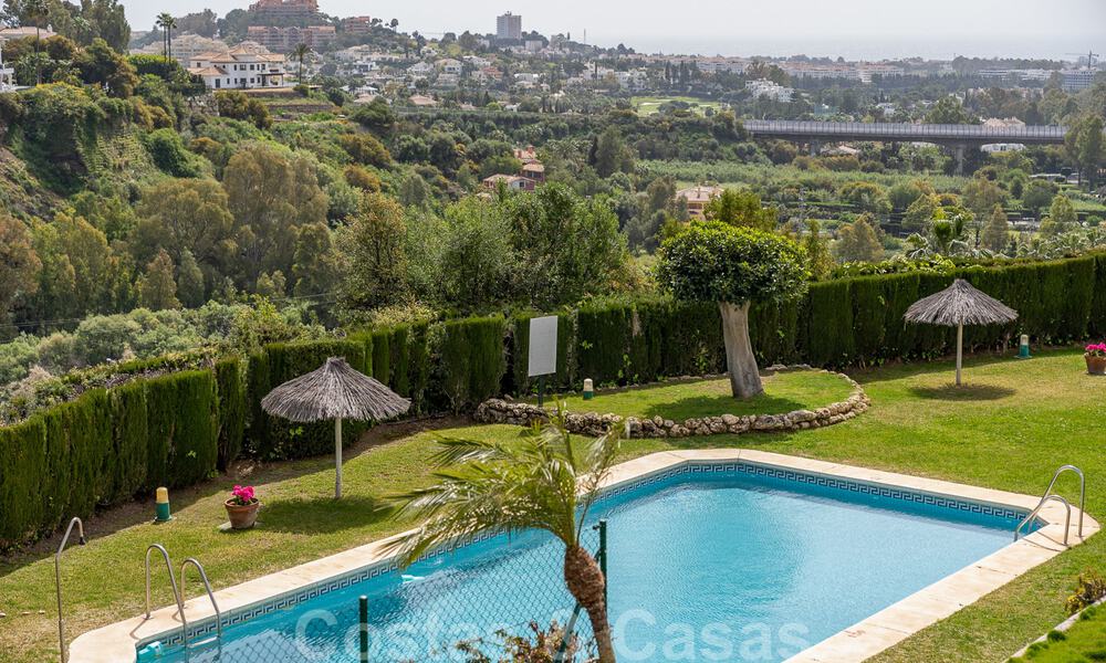 Tastefully renovated apartment for sale with spacious terrace, sea and mountain views in La Quinta golf resort, Benahavis - Marbella 34831