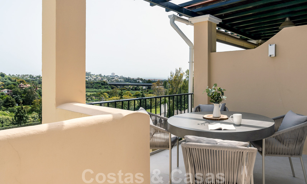 Contemporary renovated apartment for sale with spacious terrace, sea and mountain views in La Quinta golf resort, Benahavis - Marbella 34855