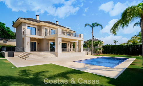 Luxury villa for sale in a contemporary classic style with sea views in a five star golf resort in Marbella - Benahavis 775513