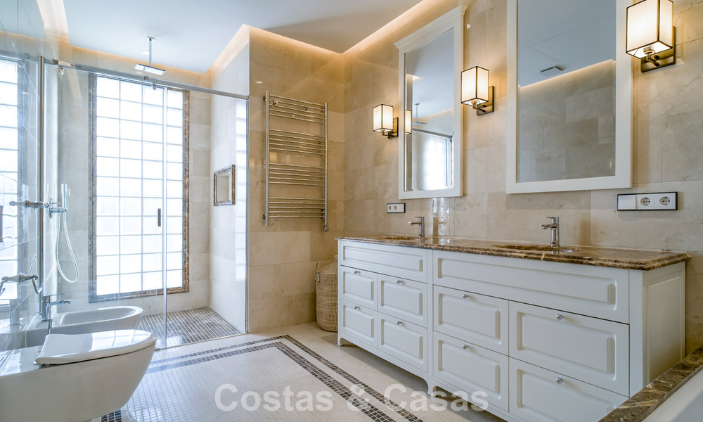 Luxury villa for sale in a contemporary classic style with sea views in a five star golf resort in Marbella - Benahavis 775520