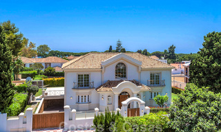 Beachside villa for sale in an exclusive beachfront residential area on the Golden Mile in Marbella 35021 