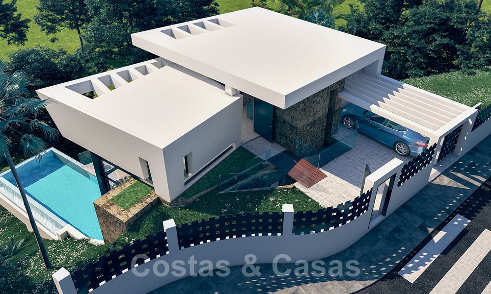 Modern new build luxury villa for sale right on the golf course near Estepona center 35052