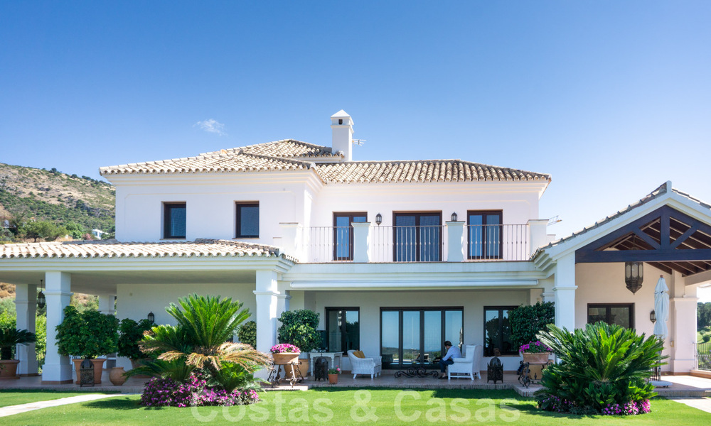 Mediterranean luxury villa for sale in the exclusive Marbella Club Golf Resort in Benahavis on the Costa del Sol 35071