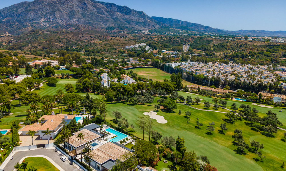 Exclusive villa for sale, frontline Aloha golf in a gated residential area in Nueva Andalucia - Marbella 35348