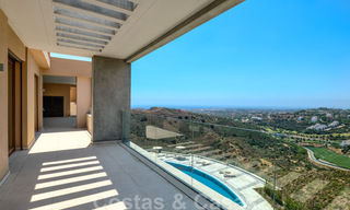 New penthouse with panoramic coastal views for sale in a beautiful mountainside estate, Benahavis, Marbella. Ready to move in. 35486 