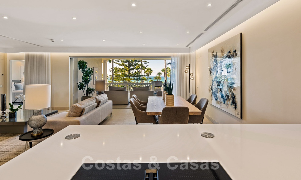 Exclusive apartment for sale with sea views in a frontline beach complex on the New Golden Mile, Marbella - Estepona 35549
