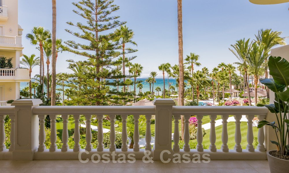 Exclusive apartment for sale with sea views in a frontline beach complex on the New Golden Mile, Marbella - Estepona 35558