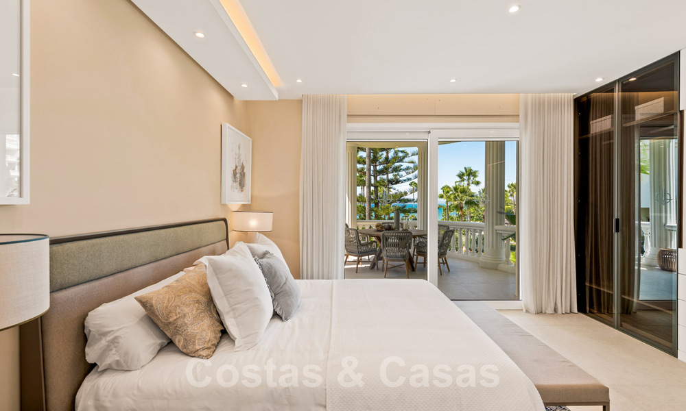 Exclusive apartment for sale with sea views in a frontline beach complex on the New Golden Mile, Marbella - Estepona 35567