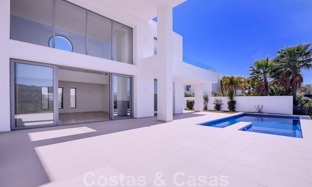 Ready to move in, new modern luxury villa for sale in Marbella - Benahavis in a secure urbanization 35719