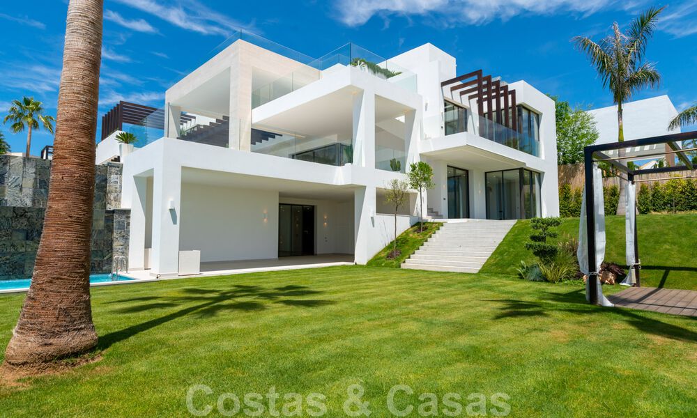 Ready to move in, new modern villa for sale with sea views from all levels in a five star golf resort in Marbella - Benahavis 35761