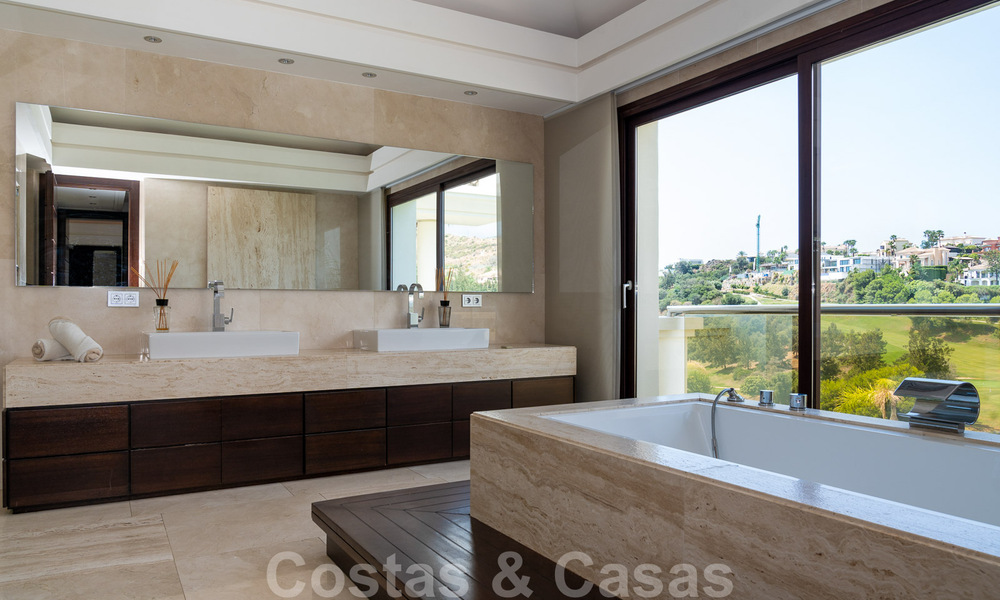 Move in ready - luxury villa for sale, frontline golf in Benahavis - Marbella 35790