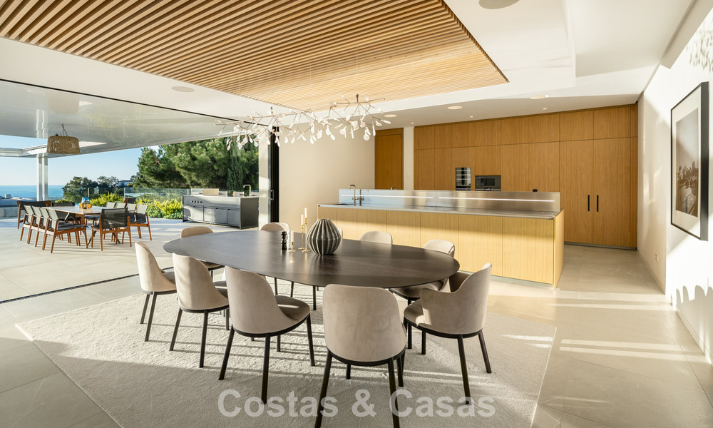 Sensational modern luxury villa for sale with sea views in the gated El Madroñal in the Marbella area - Benahavis 779435