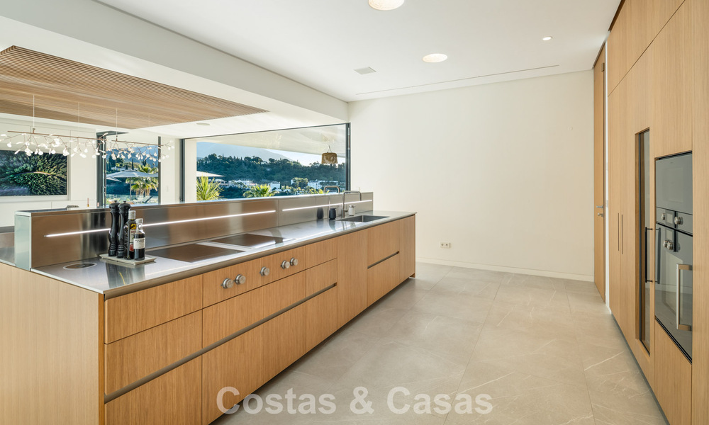 Sensational modern luxury villa for sale with sea views in the gated El Madroñal in the Marbella area - Benahavis 779438