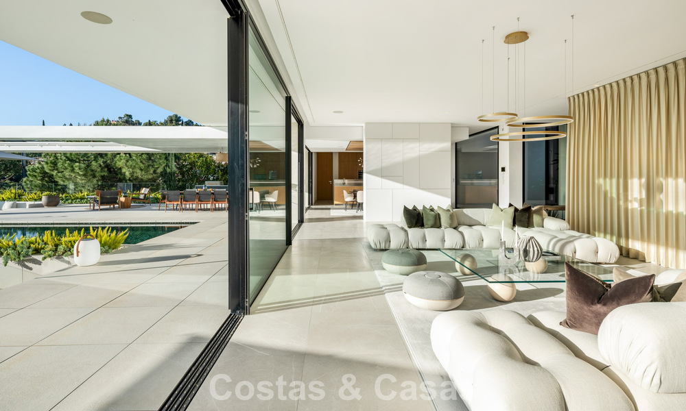 Sensational modern luxury villa for sale with sea views in the gated El Madroñal in the Marbella area - Benahavis 779441