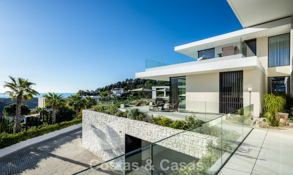 Sensational modern luxury villa for sale with sea views in the gated El Madroñal in the Marbella area - Benahavis 779443