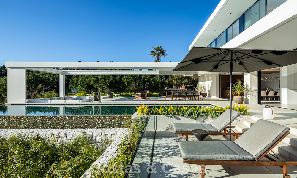 Sensational modern luxury villa for sale with sea views in the gated El Madroñal in the Marbella area - Benahavis 779444