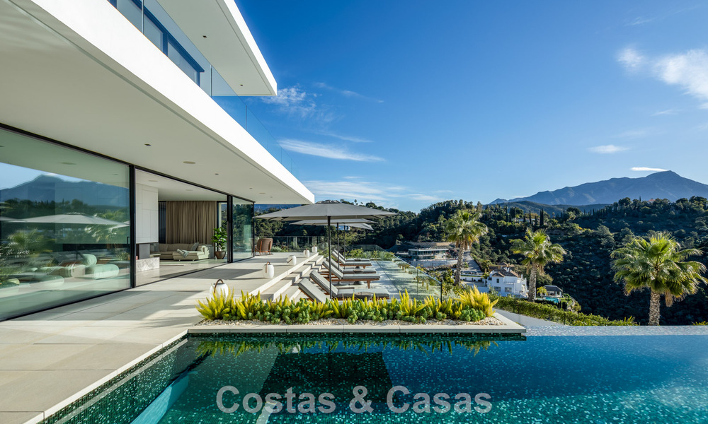 Sensational modern luxury villa for sale with sea views in the gated El Madroñal in the Marbella area - Benahavis 779445