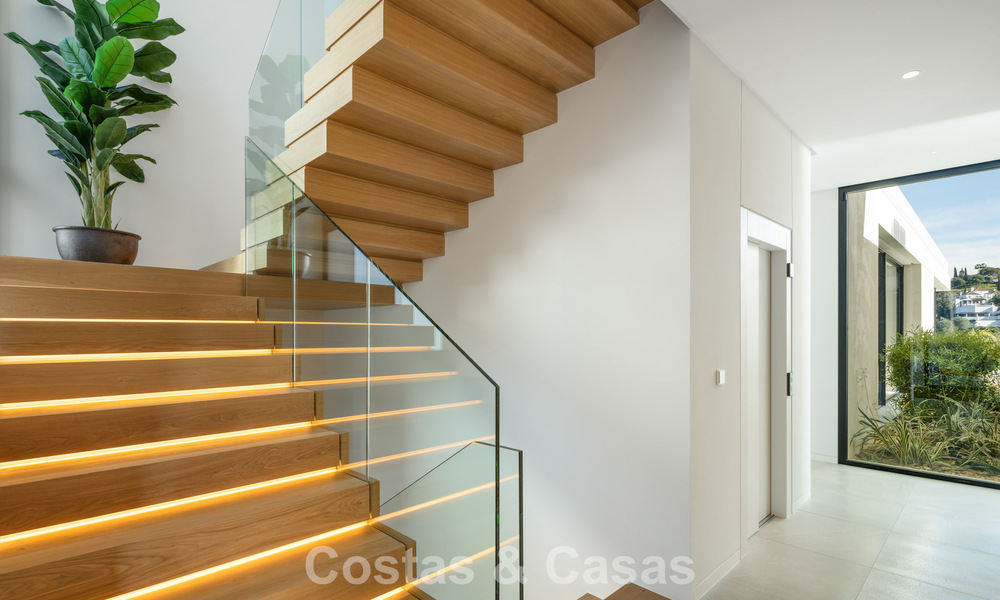 Sensational modern luxury villa for sale with sea views in the gated El Madroñal in the Marbella area - Benahavis 779448