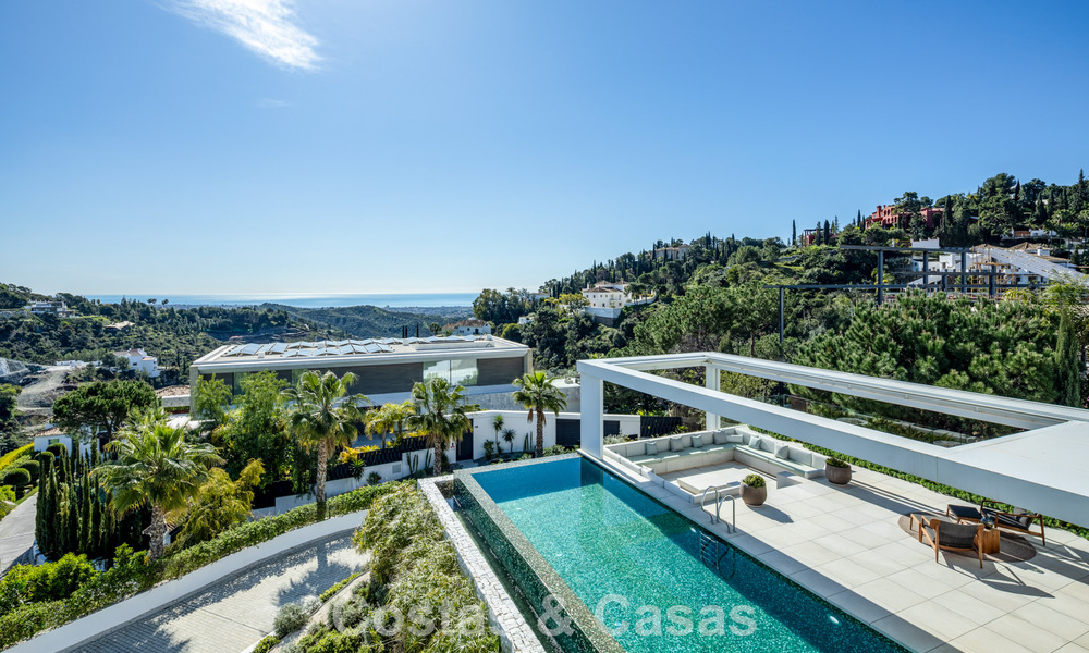 Sensational modern luxury villa for sale with sea views in the gated El Madroñal in the Marbella area - Benahavis 779455