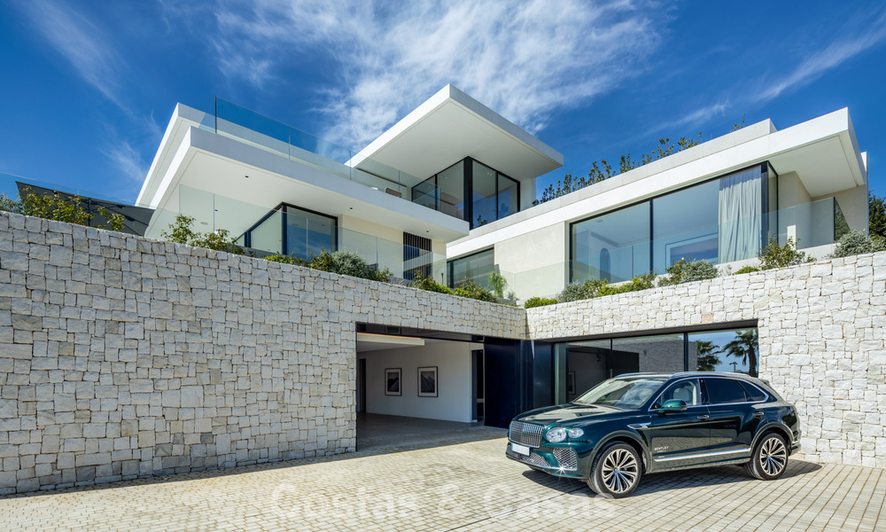 Sensational modern luxury villa for sale with sea views in the gated El Madroñal in the Marbella area - Benahavis 779459