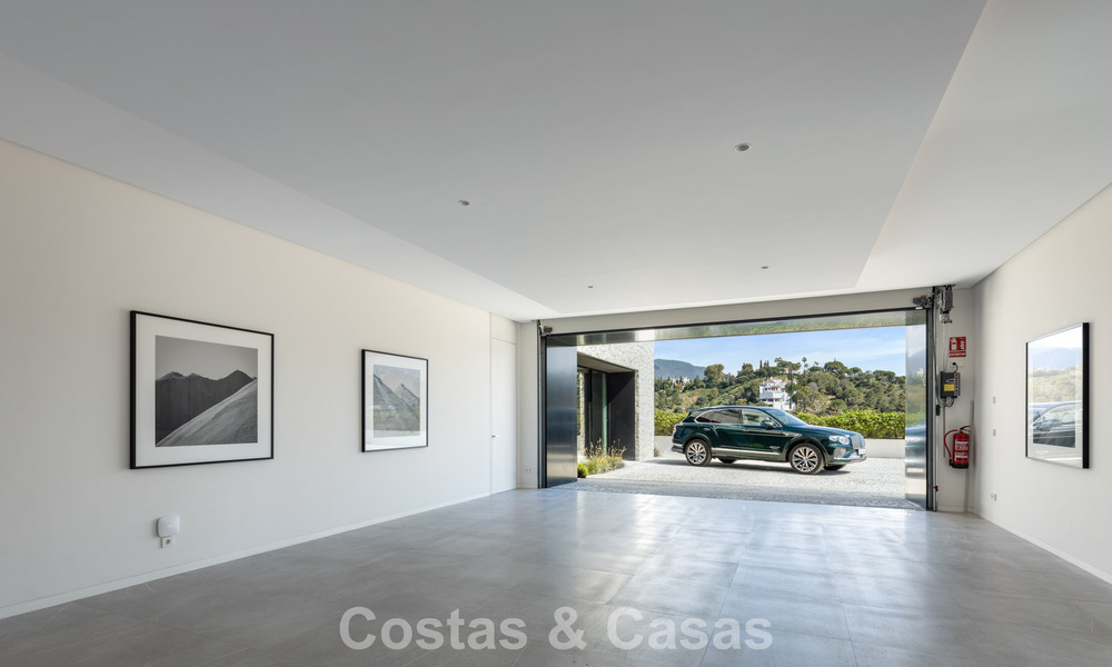 Sensational modern luxury villa for sale with sea views in the gated El Madroñal in the Marbella area - Benahavis 779460