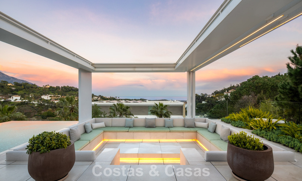 Sensational modern luxury villa for sale with sea views in the gated El Madroñal in the Marbella area - Benahavis 779470