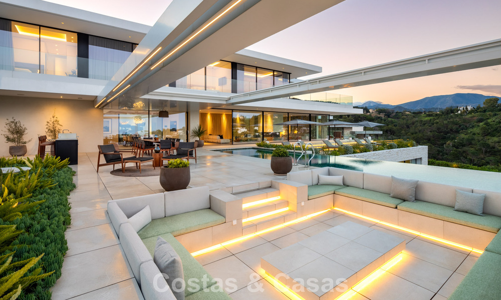 Sensational modern luxury villa for sale with sea views in the gated El Madroñal in the Marbella area - Benahavis 779471