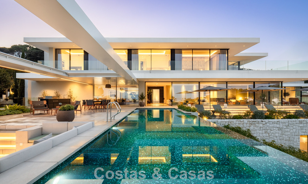 Sensational modern luxury villa for sale with sea views in the gated El Madroñal in the Marbella area - Benahavis 779472