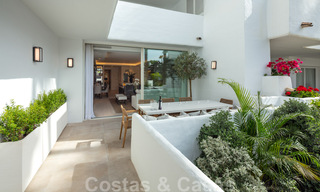 Luxuriously renovated 4-bedroom apartment for sale in Puente Romano - Golden Mile, Marbella 35939 