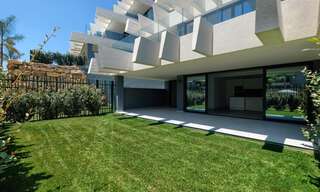 Brand new modern garden apartment for sale in a golf resort between Marbella and Estepona. Highly reduced in price. 35977 