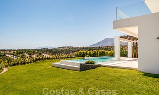 Ready to move in, modern villa in a gated community with stunning sea views for sale in East Marbella 36012 