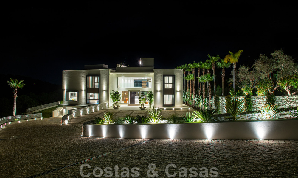 New build luxury villa for sale with sea views in the exclusive La Zagaleta Golf Resort, Benahavis - Marbella. Ready to move in. 40190