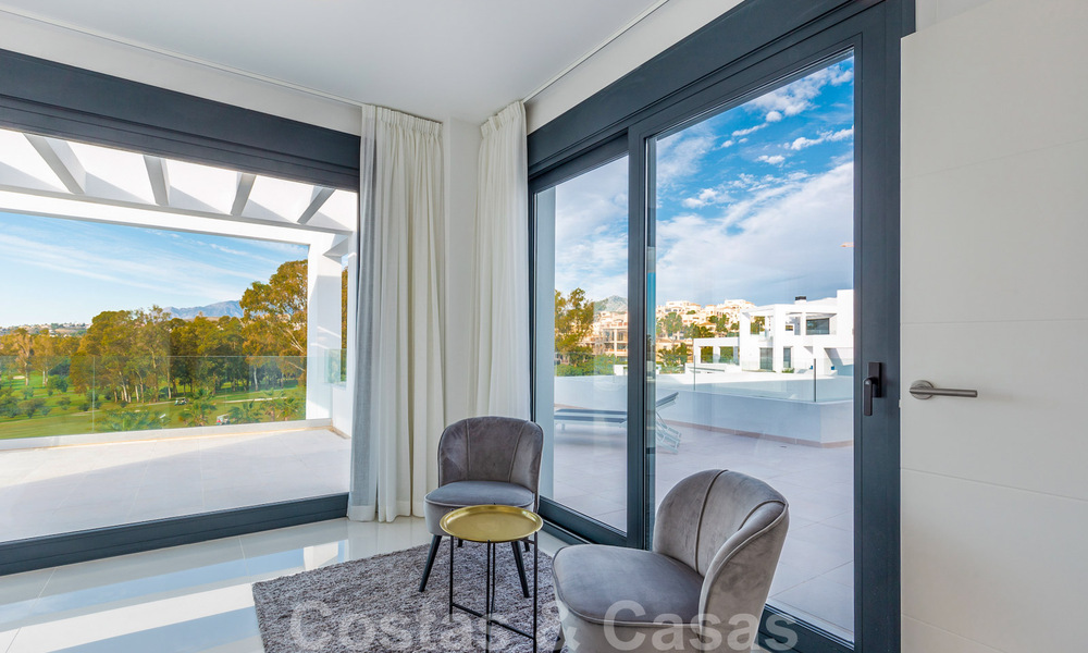 Modern luxury penthouse for sale in a frontline golf designer complex in Benahavis - Marbella 36121