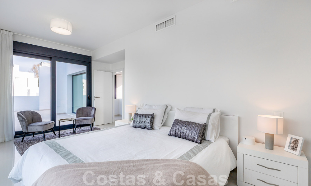 Modern luxury penthouse for sale in a frontline golf designer complex in Benahavis - Marbella 36122