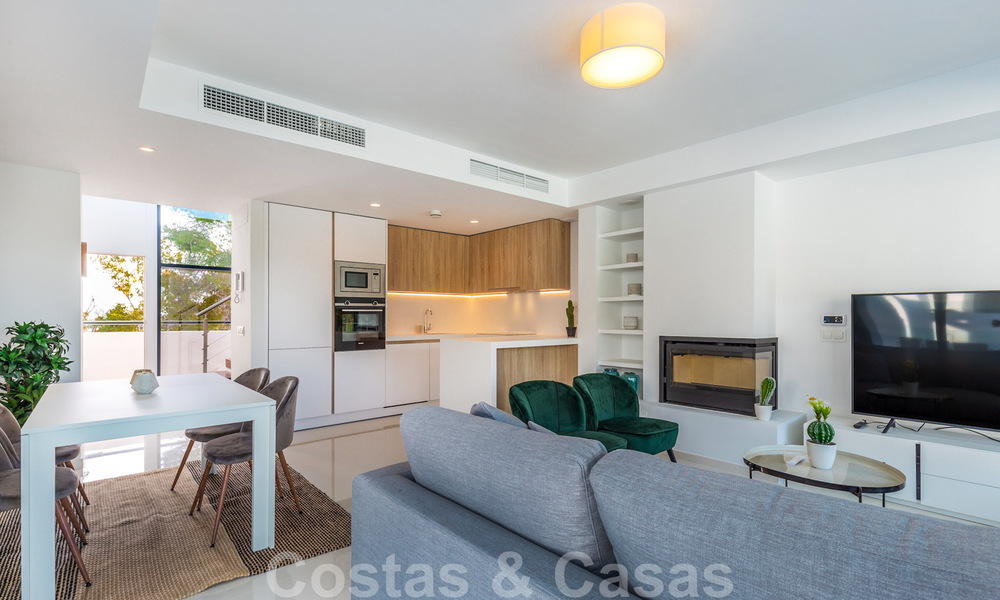 Modern luxury penthouse for sale in a frontline golf designer complex in Benahavis - Marbella 36134
