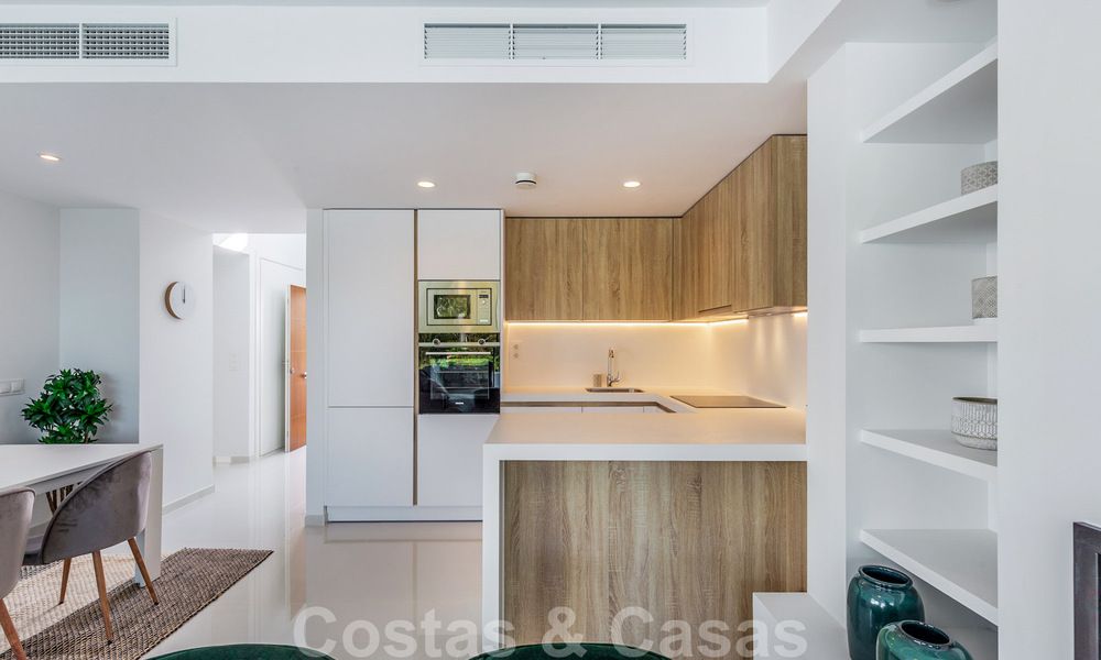 Modern luxury penthouse for sale in a frontline golf designer complex in Benahavis - Marbella 36142