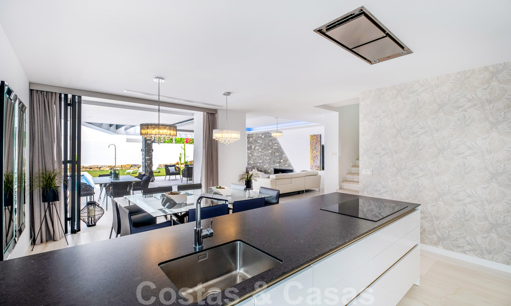 Ready to move in, contemporary villa for sale just steps from the beach and beach clubs and within walking distance of the promenade and center of San Pedro, Marbella 36341