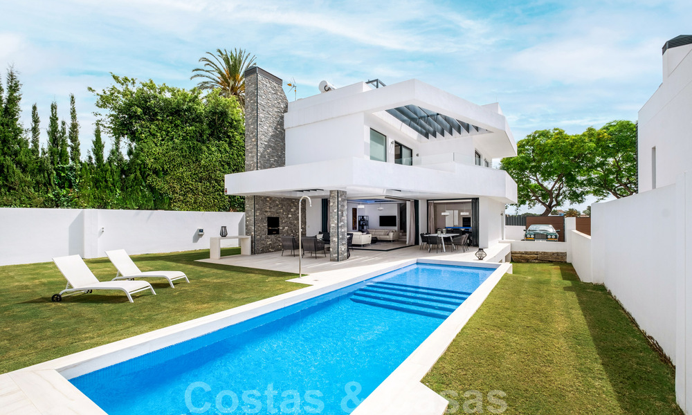 Ready to move in, contemporary villa for sale just steps from the beach and beach clubs and within walking distance of the promenade and center of San Pedro, Marbella 36346