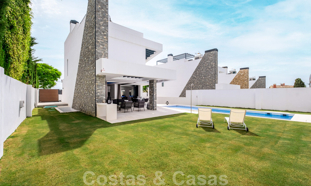 Ready to move in, contemporary villa for sale just steps from the beach and beach clubs and within walking distance of the promenade and center of San Pedro, Marbella 36347
