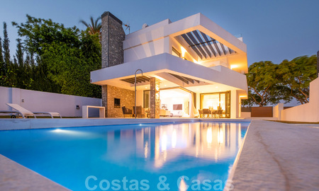 Ready to move in, contemporary villa for sale just steps from the beach and beach clubs and within walking distance of the promenade and center of San Pedro, Marbella 36366