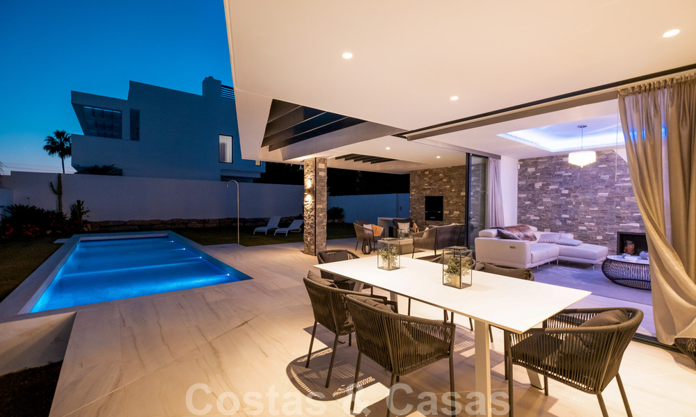 Ready to move in, contemporary villa for sale just steps from the beach and beach clubs and within walking distance of the promenade and center of San Pedro, Marbella 36368