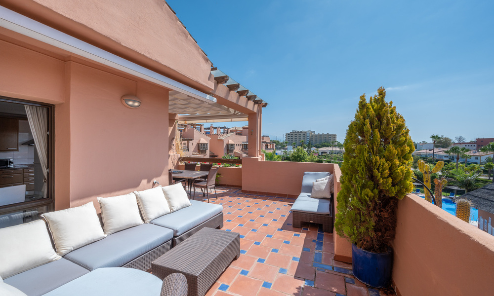 5 bedroom penthouse for sale on the beach side of the New Golden Mile, between Marbella and Estepona 36266