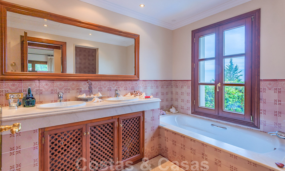 Stylish rustic luxury villa for sale with stunning sea views in the exclusive La Zagaleta Golf Resort, Benahavis - Marbella 36284
