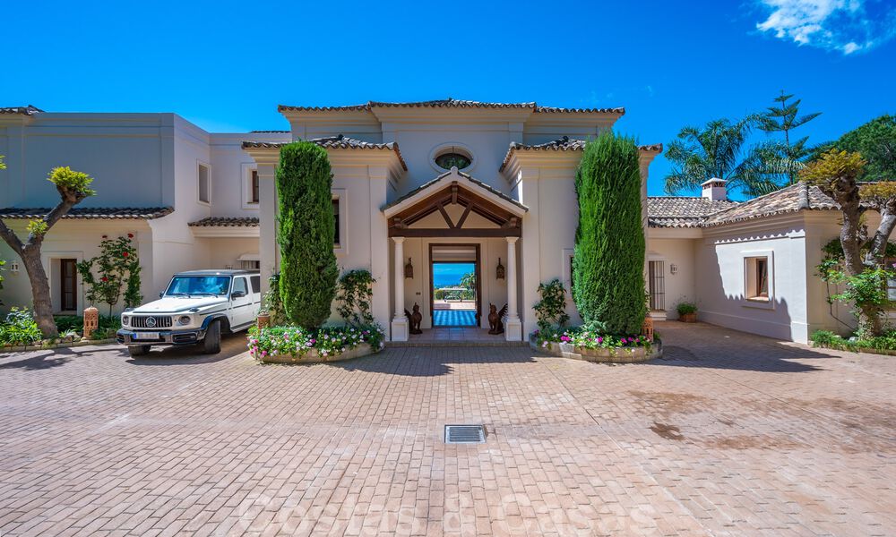 Stylish rustic luxury villa for sale with stunning sea views in the exclusive La Zagaleta Golf Resort, Benahavis - Marbella 36306