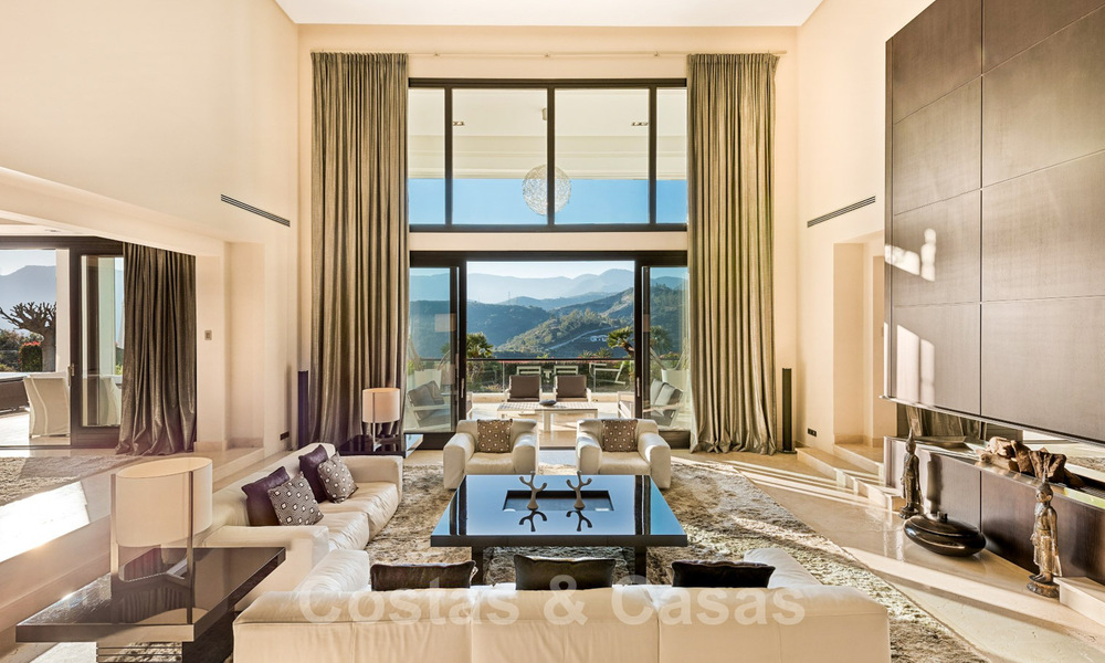 Luxury modern style villa with Mediterranean accents for sale in the exclusive La Zagaleta Golf Resort in Benahavis - Marbella 36326