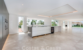 Modern beachside villa for sale in East Marbella with sea views, a stone's throw away from beautiful and cozy beaches 36475 