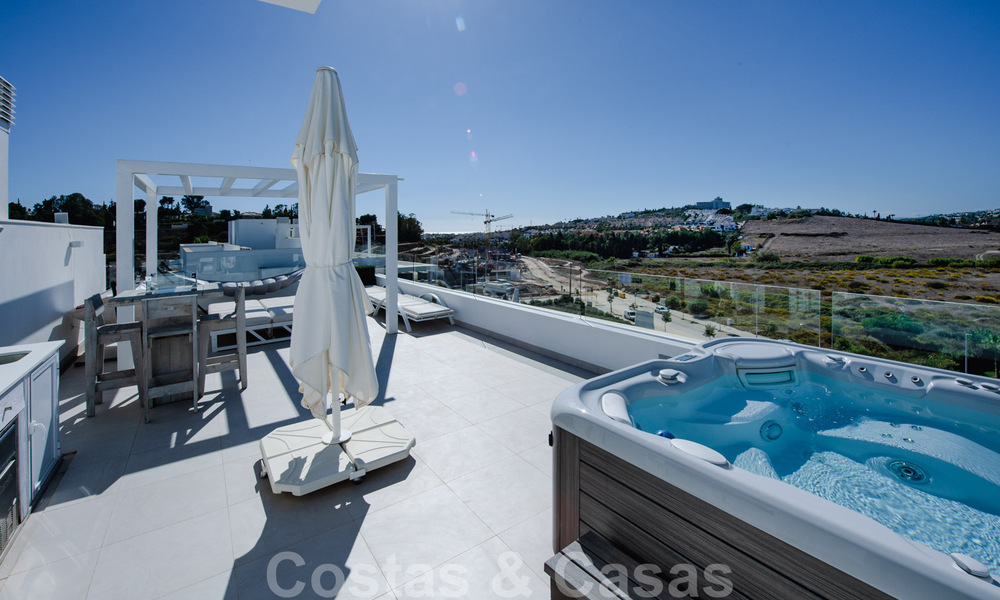 Ready to move in, spacious modern designer penthouse for sale in a luxury complex in Marbella - Estepona 36969
