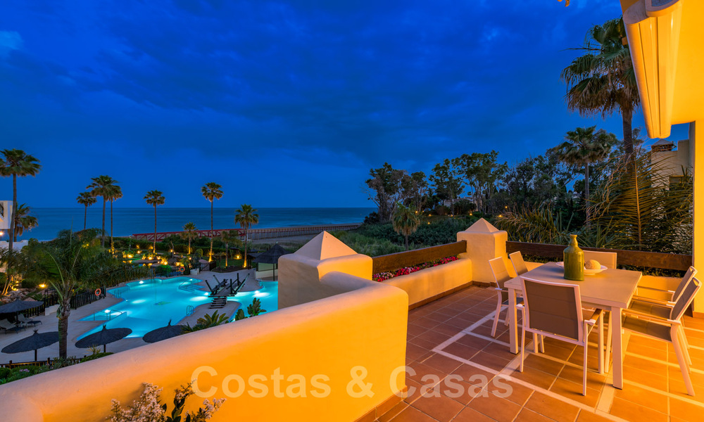 Contemporary and renovated frontline beach Penthouse for sale with 4 bedrooms and stunning sea views on the New Golden Mile between Marbella and Estepona 36903